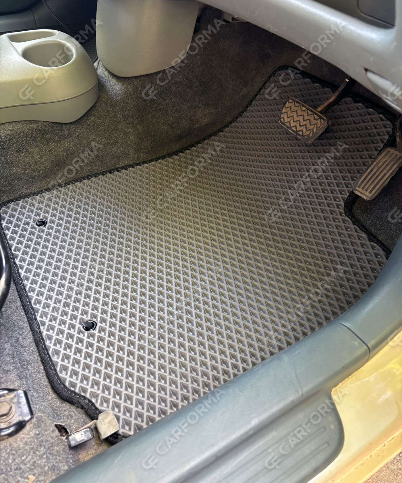 Ворсовые коврики на Toyota Vitz I 1998&nbsp;-&nbsp;2005 в Симферополе