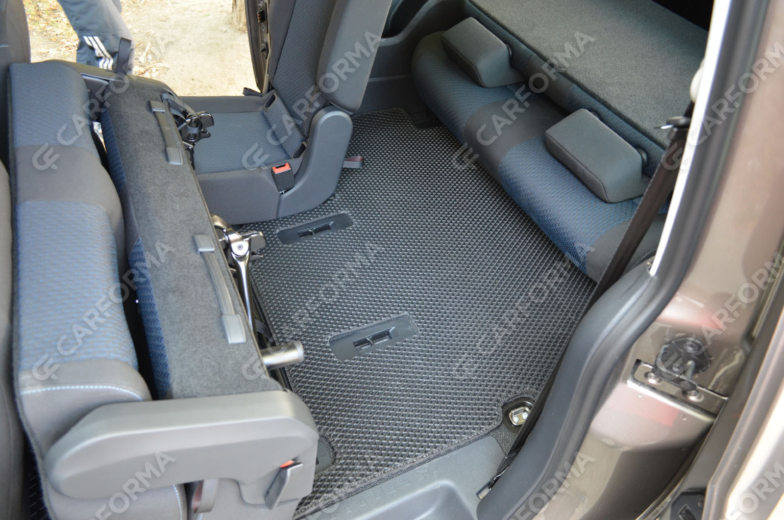 Коврики на Volkswagen Caddy (2K) 2003&nbsp;-&nbsp;2020 в Симферополе
