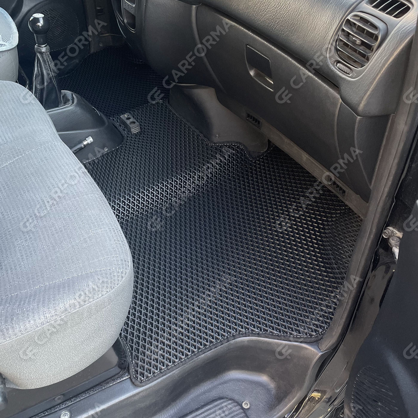 Коврики на Hyundai H1 I 1996&nbsp;-&nbsp;2007 в Симферополе