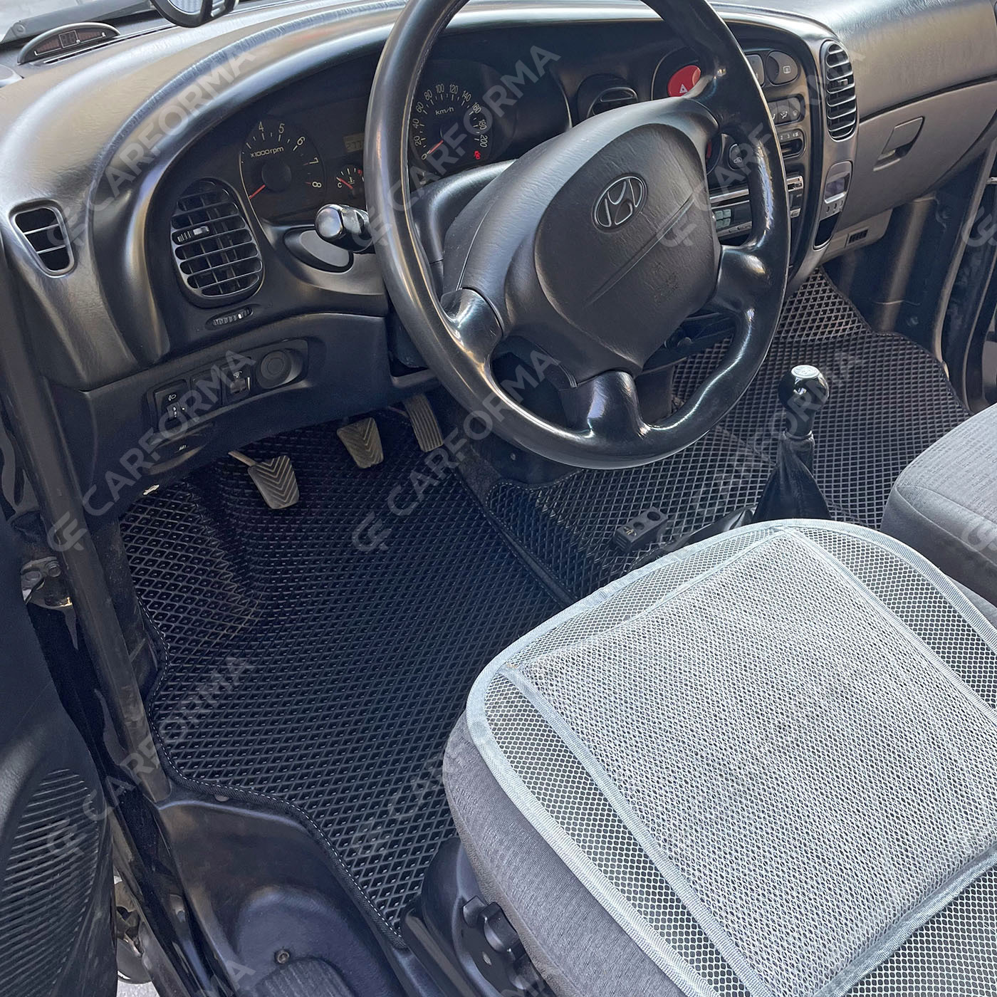 Коврики на Hyundai H1 I 1996&nbsp;-&nbsp;2007 в Симферополе