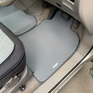 Коврики на Toyota Estima II 2000 - 2005 в Симферополе