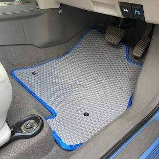 Ворсовые коврики на Nissan Leaf (ZE0) 2009 - 2012 в Симферополе