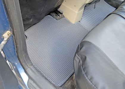 Коврики на Toyota Yaris II 2005 - 2011 в Симферополе