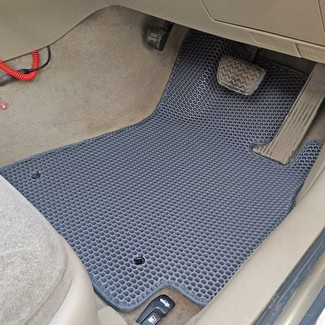 Коврики на Toyota Mark II Wagon Blit 2002 - 2007 в Симферополе