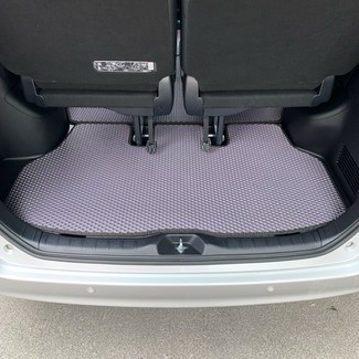 Коврики на Toyota Voxy (R80) 2014 - 2021 в Симферополе