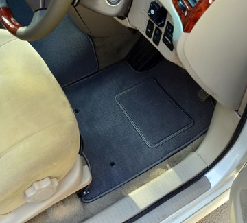 Коврики на Toyota Ipsum II 2001 - 2009 в Симферополе