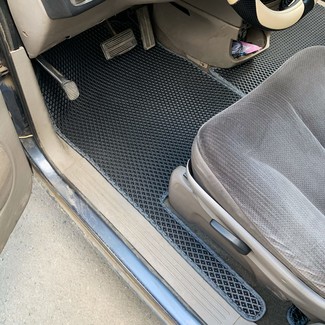 Ворсовые коврики на Chrysler Voyager (RG) 2000 - 2008 в Симферополе