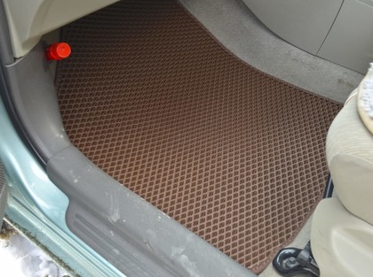 Коврики на Toyota Belta 2005 - 2012 в Симферополе