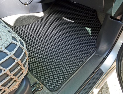 Коврики на Toyota Rav4 II 2000 - 2006 в Симферополе