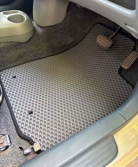 Ворсовые коврики на Toyota Vitz I 1998&nbsp;-&nbsp;2005 в Симферополе