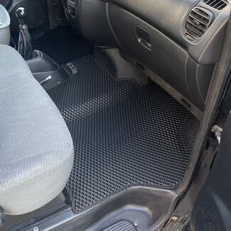 Коврики на Hyundai Starex 1996 - 2007 в Симферополе Коврики на Hyundai Starex 1996 - 2007 в Симферополе