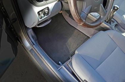 Коврики на Nissan Almera II (N16) 2000 - 2006 в Симферополе