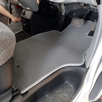Коврики на Mitsubishi Delica 4 1994 - 2007 в Симферополе