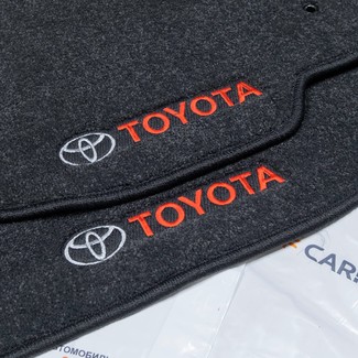 Коврики на Toyota Land Cruiser 200 2007 - 2021 в Симферополе