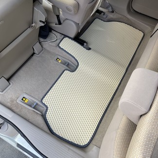 Коврики на Toyota Raum II 2003 - 2011 в Симферополе