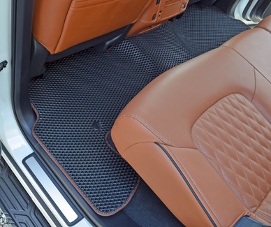 Коврики на Infiniti QX80 2013 - 2025 в Симферополе