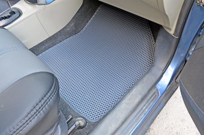 Коврики на Toyota Yaris II 2005 - 2011 в Симферополе