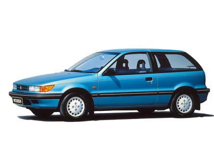 Коврики на Mitsubishi Colt III 1988 - 1992 в Симферополе