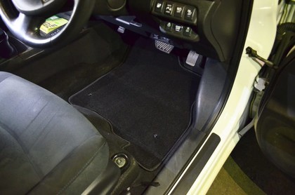 Коврики на Nissan Leaf (AZE0) 2012 - 2017 в Симферополе