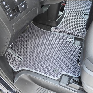 Коврики на Hyundai Staria 9 мест 2021 - 2025 в Симферополе