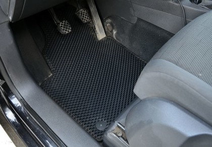 Коврики на Volkswagen Touran 2003 - 2015 в Симферополе