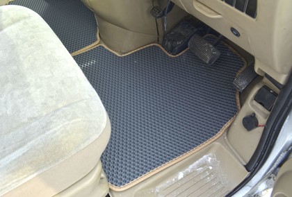 Ворсовые коврики на Nissan Serena (C24) 1999 - 2005 в Симферополе