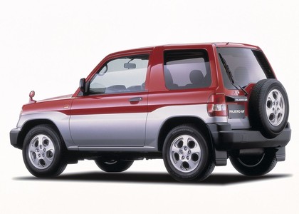 Коврики на Mitsubishi Pajero iO 1998 - 2007 в Симферополе
