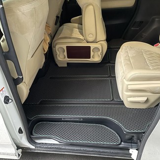 EVA коврики на Toyota Vellfire (H30) 2015 - 2023 в Симферополе