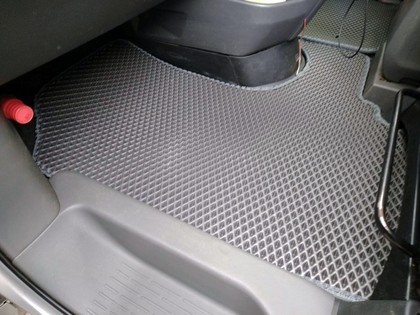 Коврики на Toyota Voxy (R70) 2007 - 2013 в Симферополе