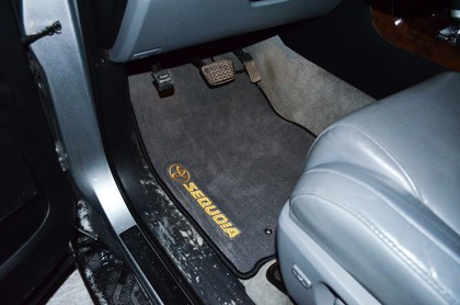 Ворсовые коврики на Toyota Sequoia II 2007 - 2022 в Симферополе