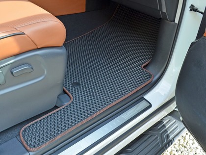 Коврики на Infiniti QX80 2013 - 2025 в Симферополе