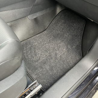 Коврики на Volkswagen Caddy (2K) 2003 - 2020 в Симферополе Коврики на Volkswagen Caddy (2K) 2003 - 2020 в Симферополе