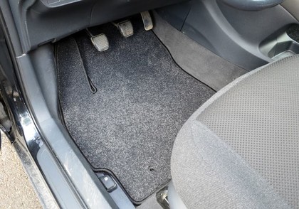 Коврики на Toyota Auris I 2006 - 2012 в Симферополе