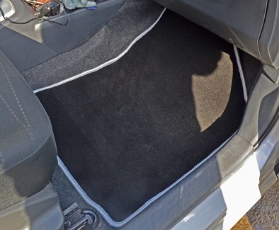 Коврики на Toyota Yaris II 2005 - 2011 в Симферополе