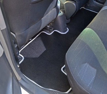Коврики на Toyota Yaris II 2005 - 2011 в Симферополе