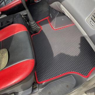 Ворсовые коврики на Mitsubishi Space Gear 1994&nbsp;-&nbsp;2007 в Симферополе