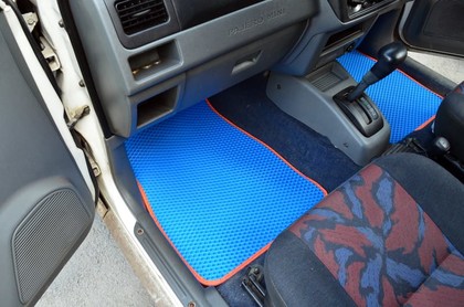 Коврики на Mitsubishi Pajero Mini II 1998 - 2012 в Симферополе