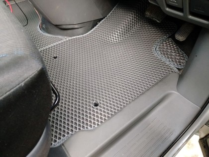 Коврики на Toyota Voxy (R70) 2007 - 2013 в Симферополе