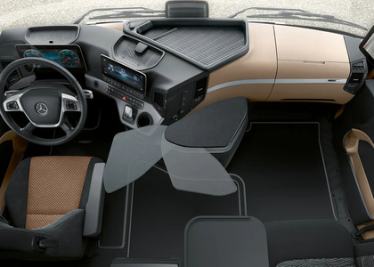 Коврики на Mercedes Actros MP4 MP5 тягач GigaSpace 2011 - 2025 в Симферополе