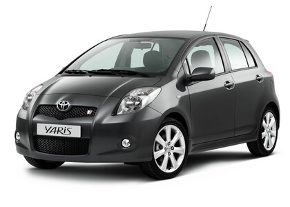 Коврики на Toyota Yaris II 2005 - 2011 в Симферополе