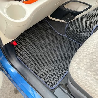 Ворсовые коврики на Toyota Sienta II 2015 - 2022 в Симферополе