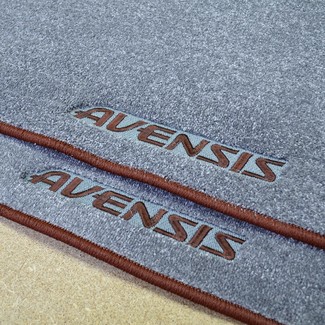 Коврики на Toyota Avensis II 2002 - 2008 в Симферополе