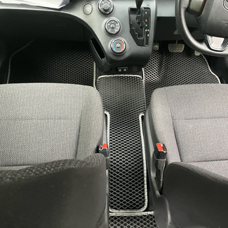 Ворсовые коврики на Toyota Sienta II 2015 - 2022 в Симферополе