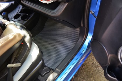 Коврики на Toyota Prius C 2011 - 2021 в Симферополе