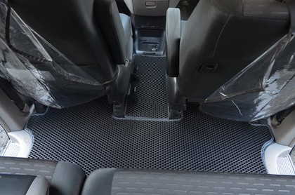 Коврики на Toyota Voxy (R60) 2001 - 2007 в Симферополе