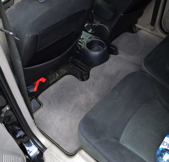 Коврики на Mitsubishi Grandis 2003 - 2009 в Симферополе