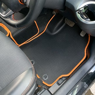 Ворсовые коврики на Toyota Sienta II 2015 - 2022 в Симферополе