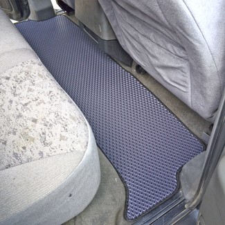 Коврики на Land Rover Discovery II 1998 - 2004 в Симферополе