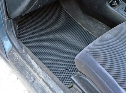 Коврики на Toyota Sprinter Marino 1992 - 1997 в Симферополе