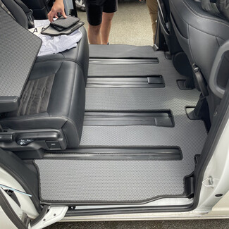 Ворсовые коврики на Honda StepWGN VI 2022 - 2026 в Симферополе Ворсовые коврики на Honda StepWGN VI 2022 - 2026 в Симферополе